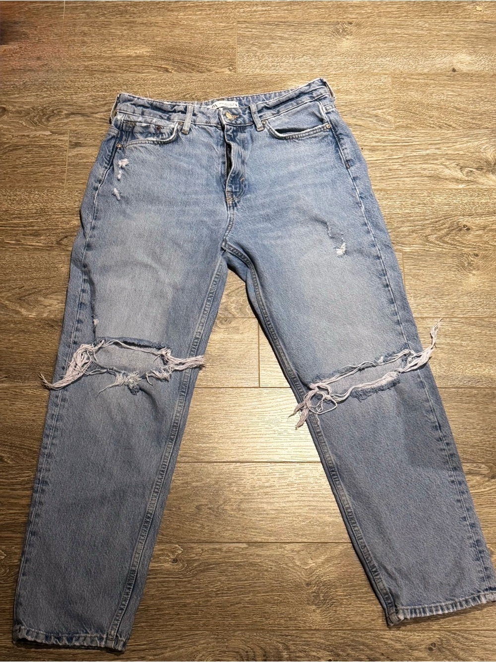 Zara - Boyfriend Cut Ripped Jeans